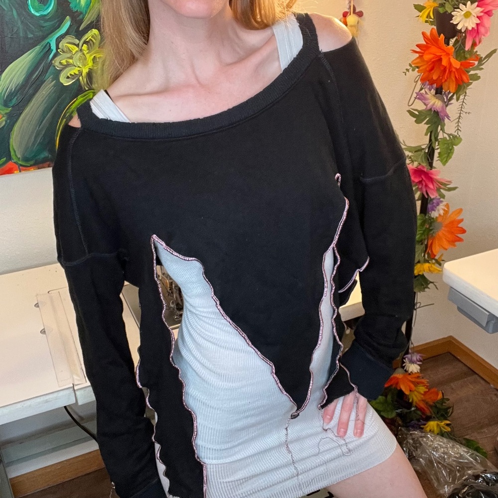 Womens Goth Shirt Size Medium Black Pink Thermal Cut Out Mermaid Fringe Festival